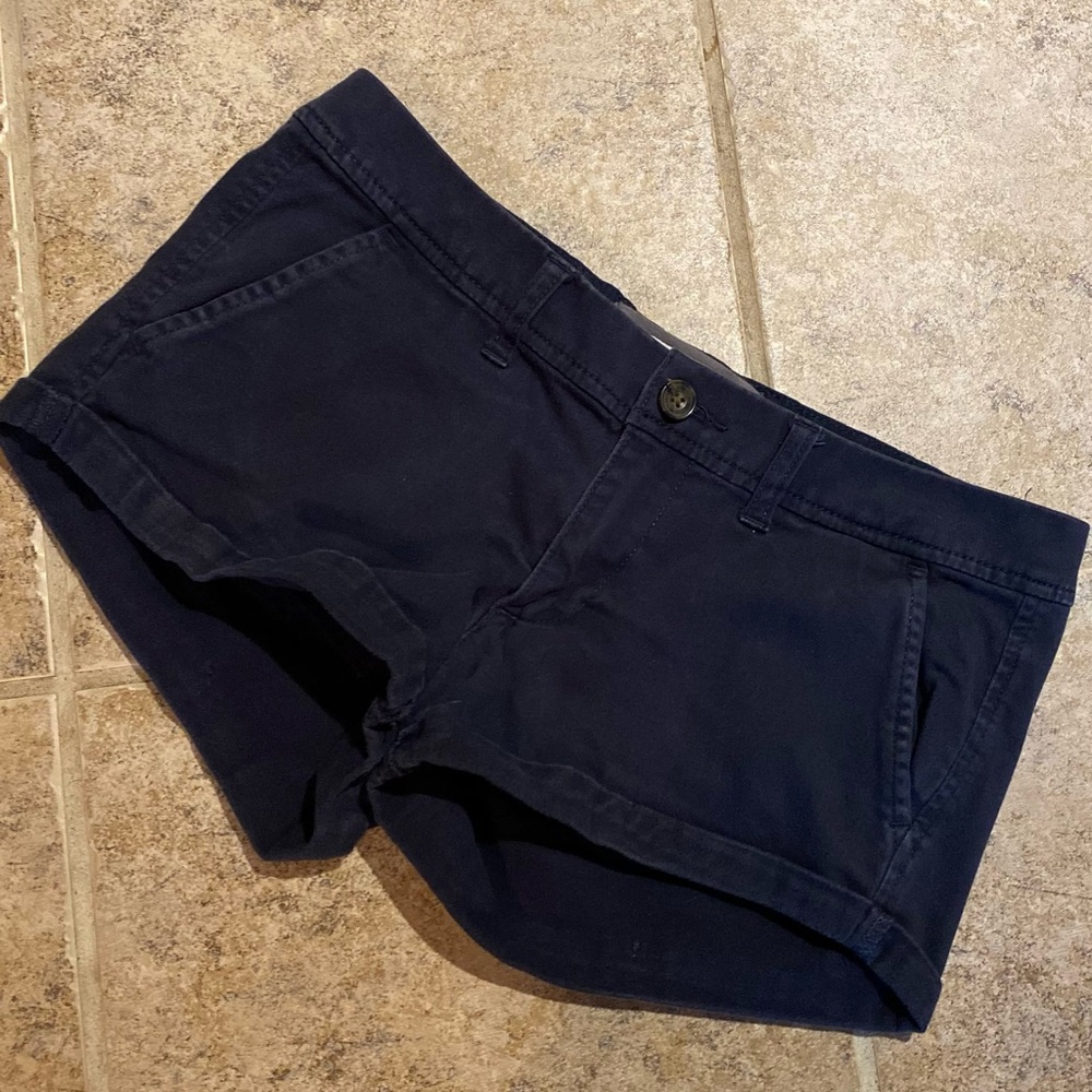 Abercrombie & Fitch - Woman’s navy shorts w/cuffed bottoms, Size: 4